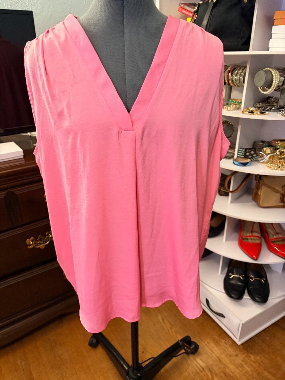 Womens XL Pink Sleeveless V Neck Blouse Flowy Work Top Barbiecore Casual Chic